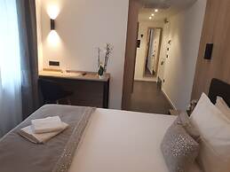 Tourist Hotel