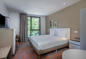 Spark by Hilton Lyon Park Saone