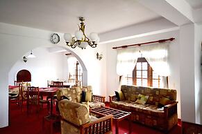Royal Mount Hotel