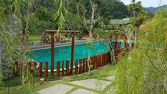 The Acacia Retreat