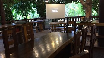 The Acacia Retreat