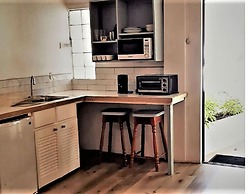Bananaquit Apartments