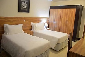 La Posh Hotel