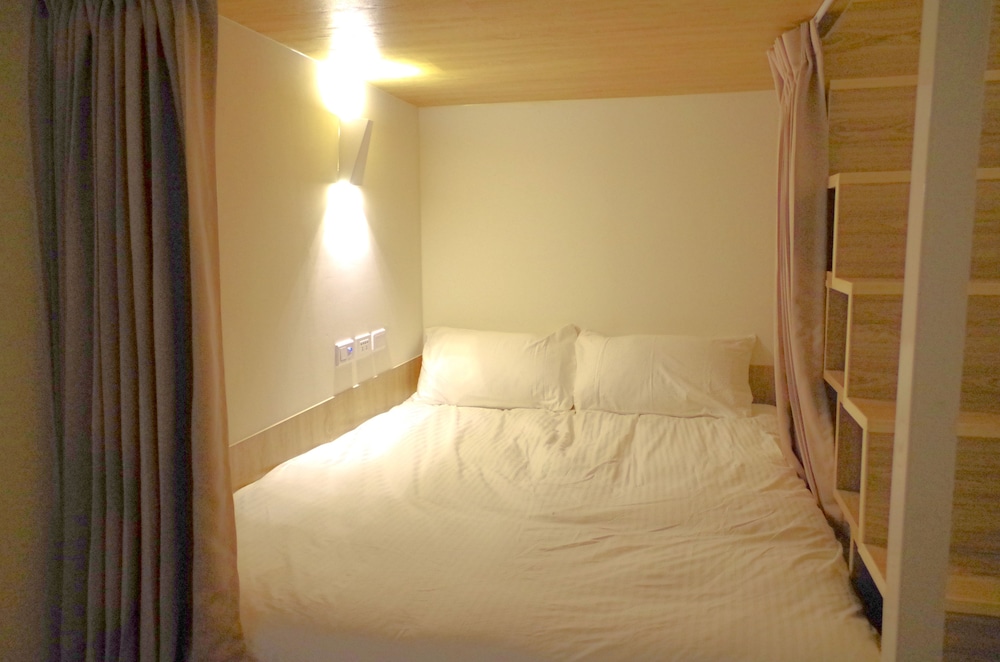 Paper Plane Hostel