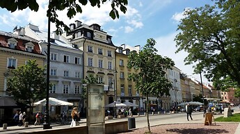 Old Town Art Apartment