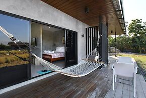 White Knot Khao Yai