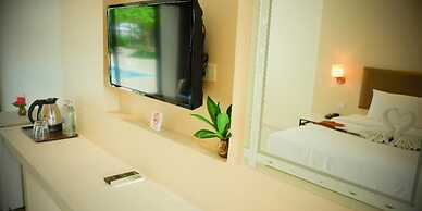 Summer Tree Hotel