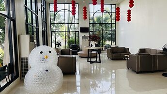 Summer Tree Hotel