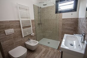 HOMIQUO - Royal Suite Como Lake