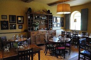 The Howard Arms