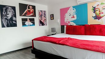 Hotel Black