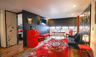 Hotel Black