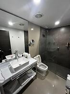 Hotel Black