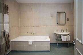 Woodborough Inn