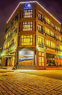 Calamari Hostel