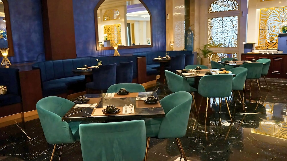 The Grantage Hotel & Sky Lounge