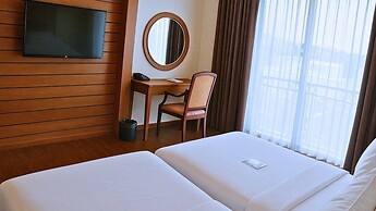The Grantage Hotel & Sky Lounge