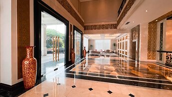 The Grantage Hotel & Sky Lounge