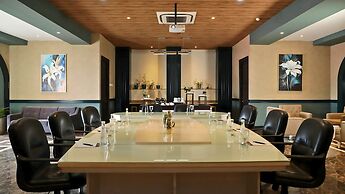 The Grantage Hotel & Sky Lounge