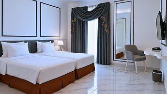 The Grantage Hotel & Sky Lounge
