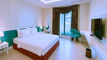 The Grantage Hotel & Sky Lounge