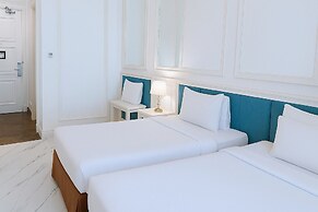 The Grantage Hotel & Sky Lounge