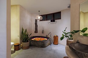 Honai Resort