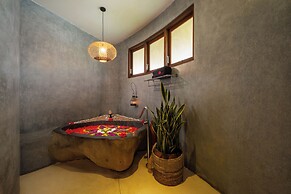 Honai Resort