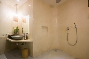 Honai Resort