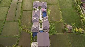 Solo Villas and Retreat