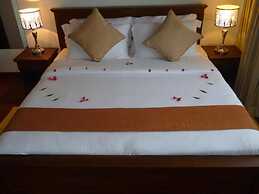 Daffodils Hotel