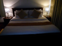 Daffodils Hotel