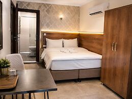 Hotel Real Life