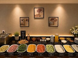 Hotel Real Life