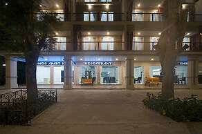 Kosmos Apart Hotel