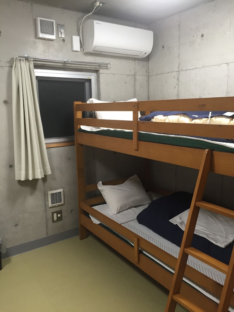 Weekly SHO Hotel Namba