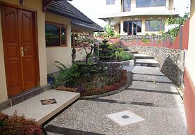 Shangrilah Villas