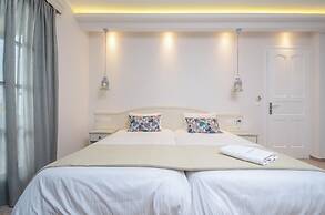 Spiros Hotel
