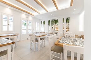Spiros Hotel