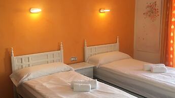 Hostal Tbaida