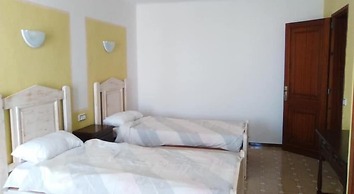 Hostal Tbaida