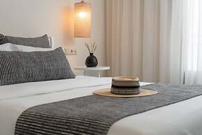 Ormos Holiday Studios