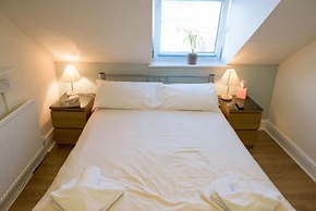 Leonardo's Guest House