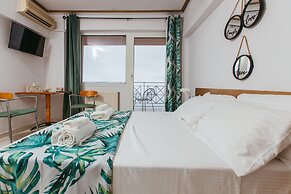 Happy Days Hotel Christina
