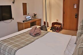 Loch Long Hotel
