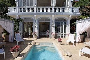 Villa Caprichosa