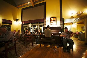 Glenora Inn & Distillery
