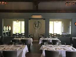 Glenora Inn & Distillery