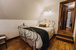 Iron Kettle Bed and Breakfast