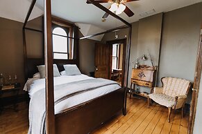 Iron Kettle Bed and Breakfast